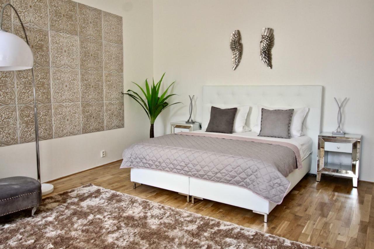 New Design & Style Apartment Old Town Xxl Prag Exterior foto