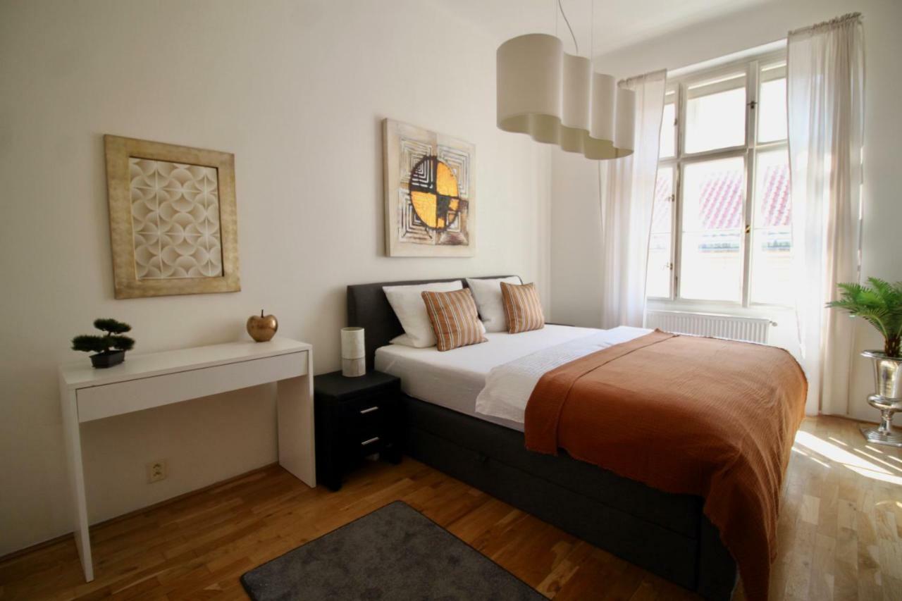 New Design & Style Apartment Old Town Xxl Prag Exterior foto