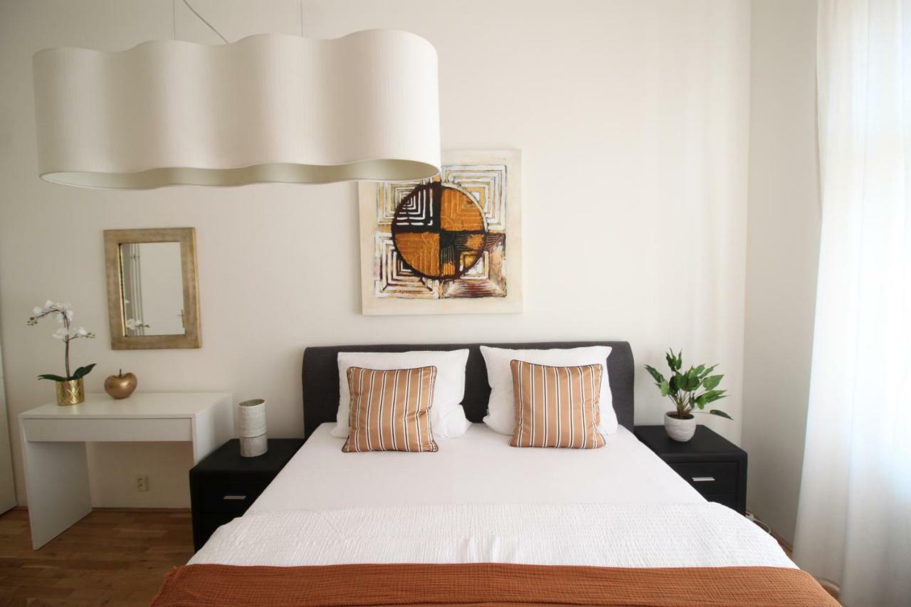 New Design & Style Apartment Old Town Xxl Prag Exterior foto