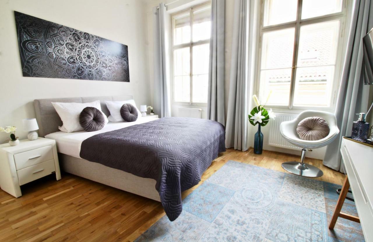 New Design & Style Apartment Old Town Xxl Prag Exterior foto